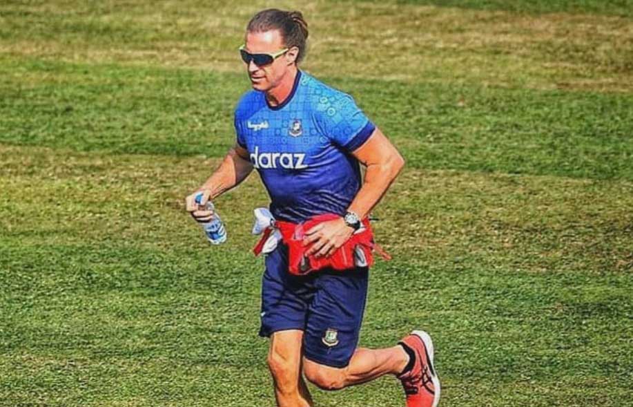 বিসিবির সঙ্গে চুক্তি নবায়ন করছে না ফিজিও জুলিয়ান ক্যালেফাতো!