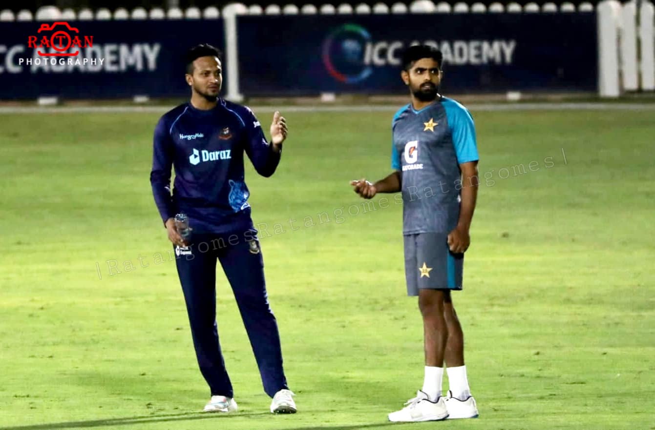 সাকিব আল হাসান বাবর আজমের মধ্যে কি কথোপকথন হলো?