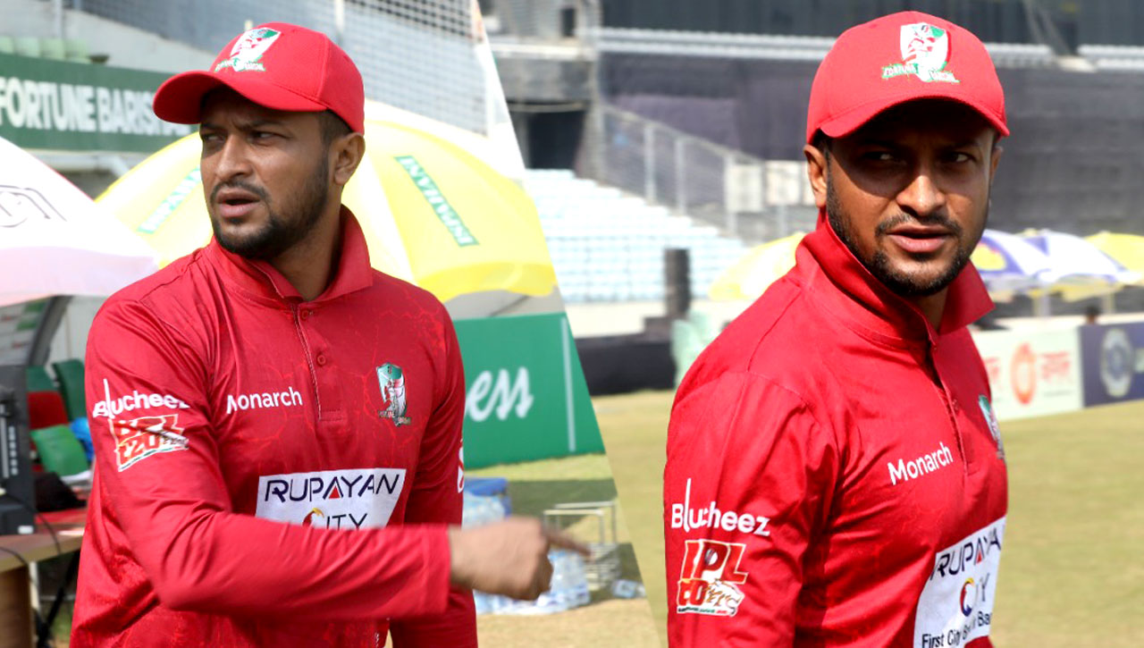 রেগে ম্যাচ চলাকালীন মাঠে ঢুকে প্রতিবাদ সাকিবের।