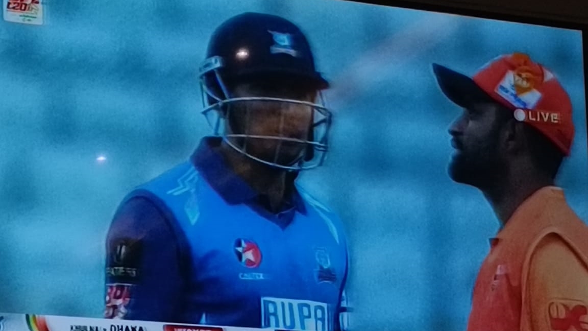 বিপিএলে সৌম্যের আউট নিয়ে নাটক।