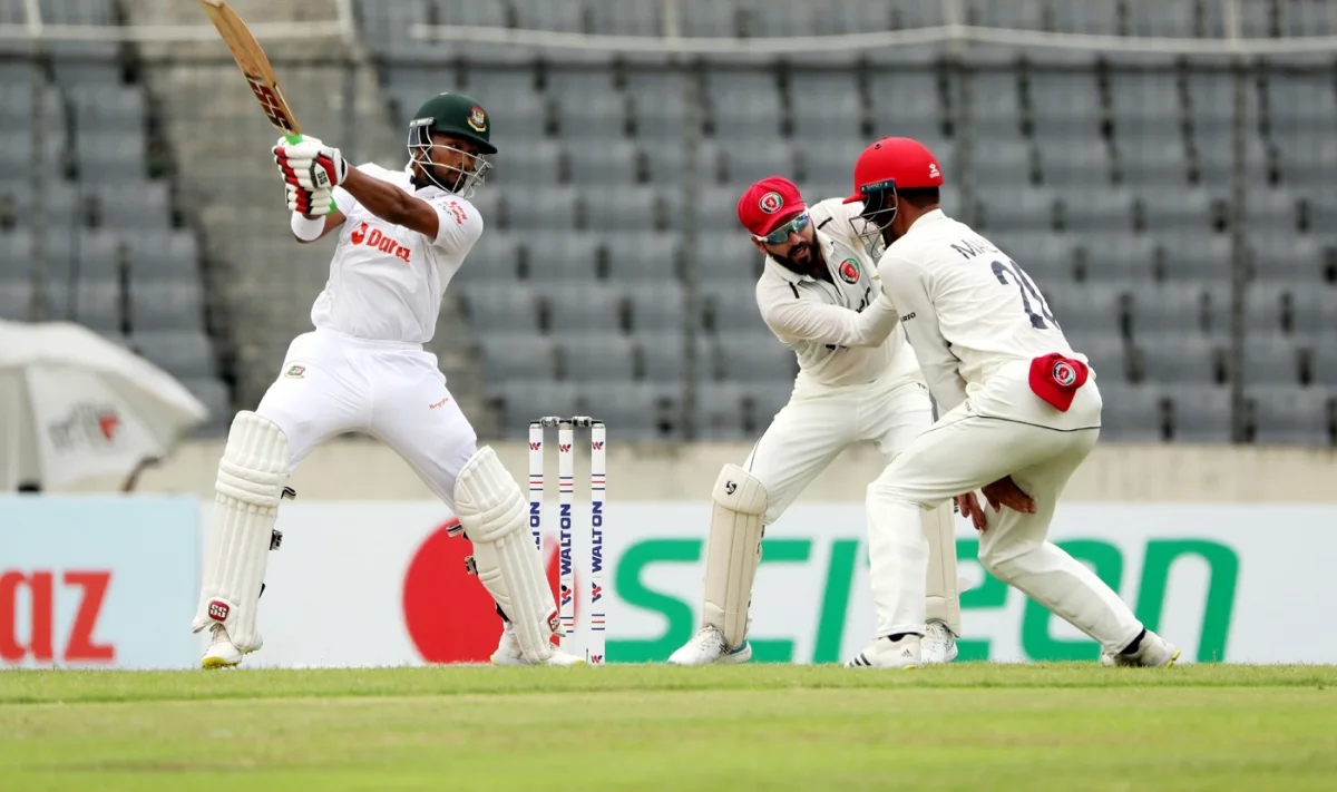 বাংলাদেশ-আফগানিস্তান ম্যাচে দুর্দান্ত ব্যাটিংয়ে চালকের আসনে বাংলাদেশ।
