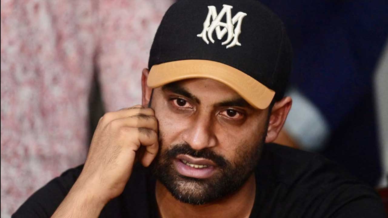 অবসরের ঘোষণা দিয়ে কান্নায় ভেঙে পড়েছেন তামিম ইকবাল।