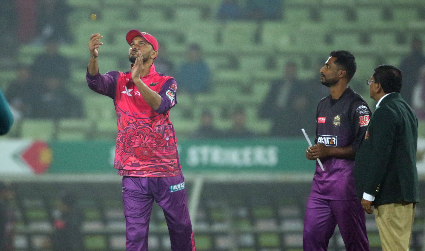 সিলেট স্ট্রাইকার্স বনাম চট্টগ্রাম চ্যালেঞ্জার্স মুখোমুখী লড়াই।