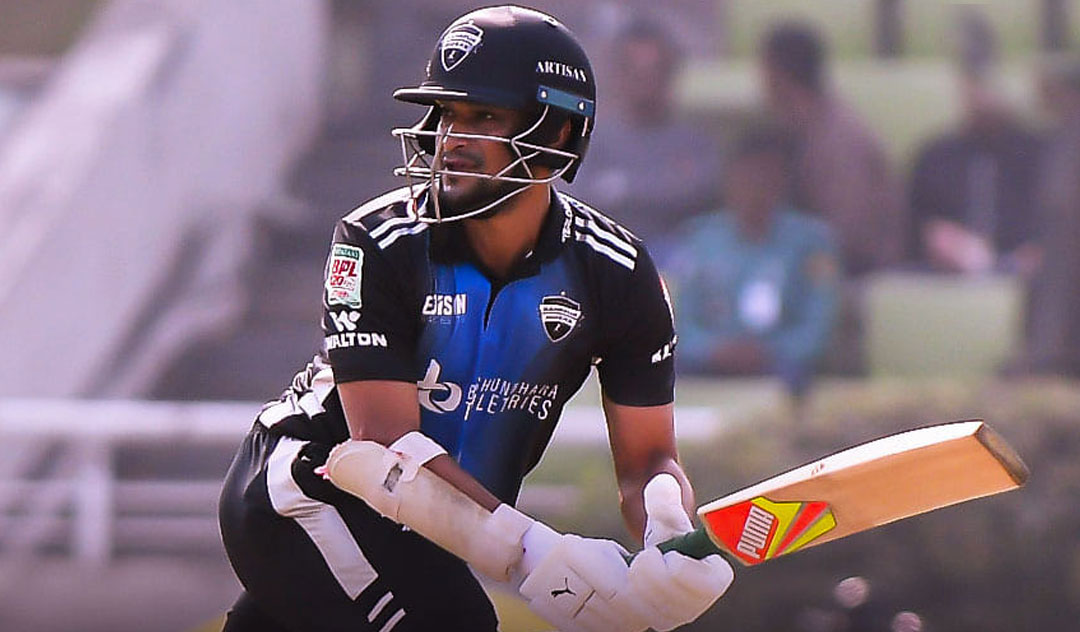 শক্তিশালী রংপুরের রান পাহাড়ের সামনে অসহায় আত্ত্বসমর্পন চট্টগ্রামের।